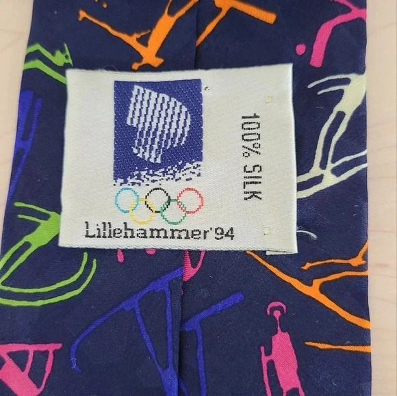 ⛷️Vintage Lillehammer 94  Winter Olympics Tie - Picture 4 of 5